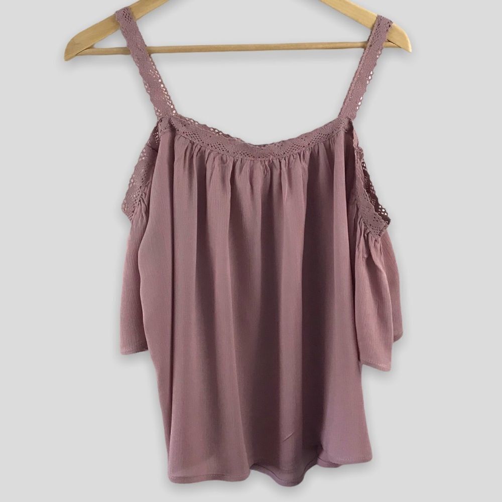 Heart & Hips Cold Shoulder Mauve Top Size L